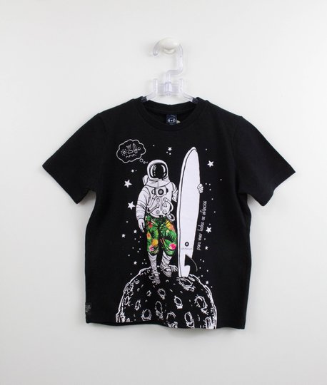Camiseta Preta Infantil Menino Astronauta Um mais Um